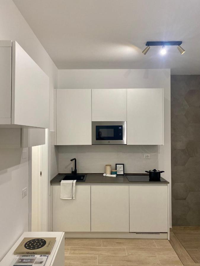 Suite Stresa Milano Centrale 3Pax Wifi Экстерьер фото